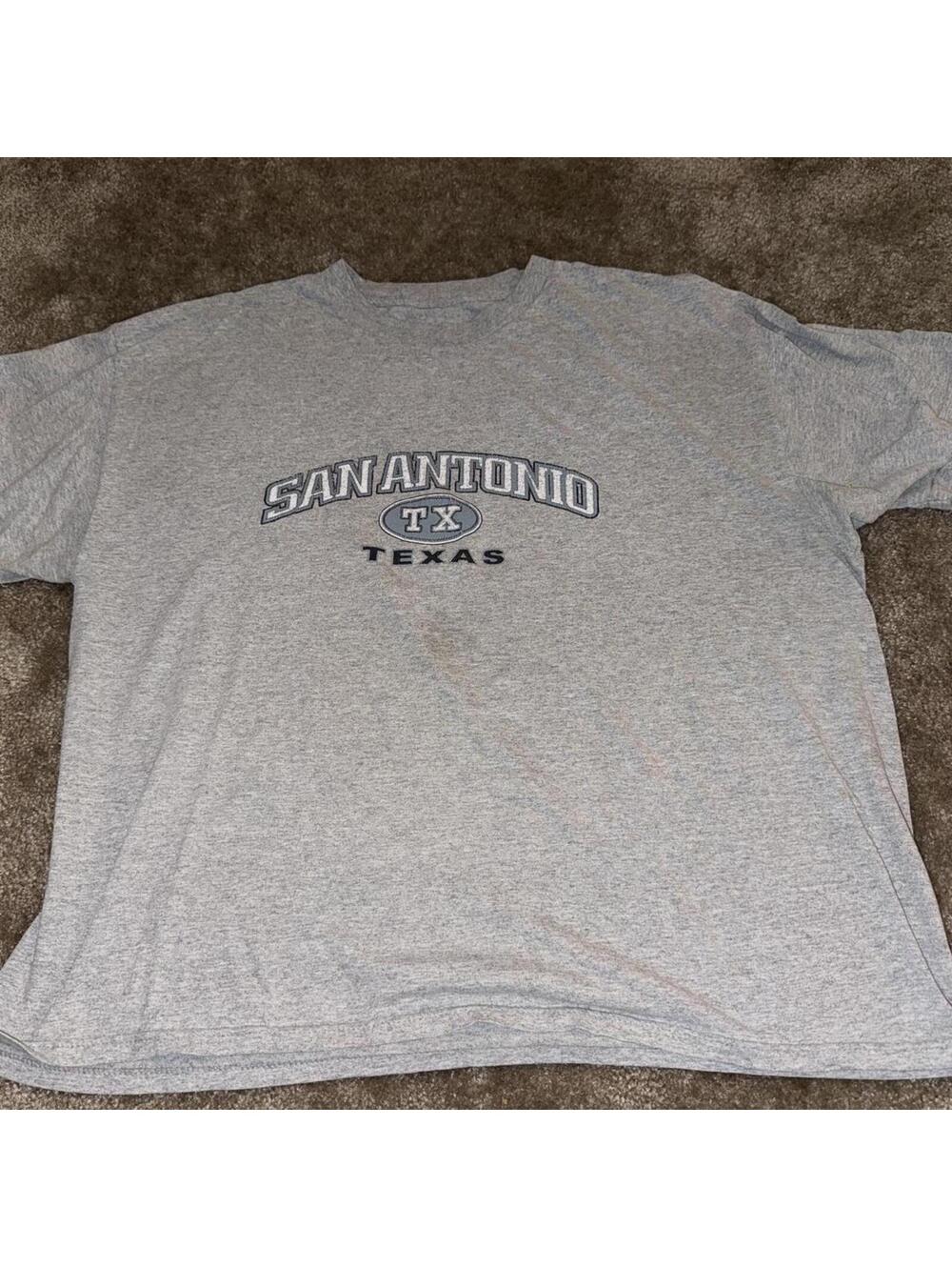 Vtg San Antonio Texas grey t-shirt #texas #vibtage #y2k # streetwear #texas